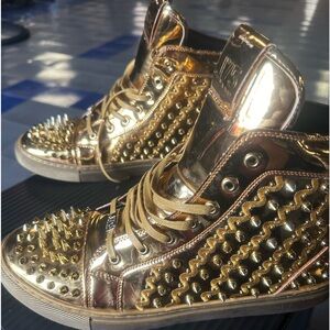 J75 Gold spike studded shoes. Never worn size 15.